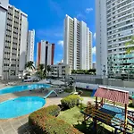 Condomínio em frente ao Rio Mar e ao lado da Praia em Fortaleza